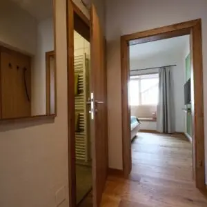 Die Ferienwohnung Kirche im Seehotel Kärntnerhof am Weissensee.
